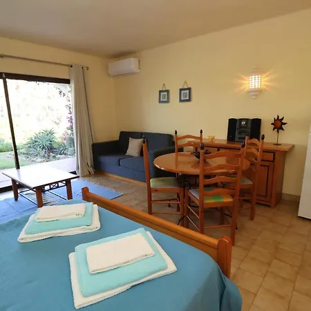 Camelia 67 At Sao Rafael - * Албуфейра